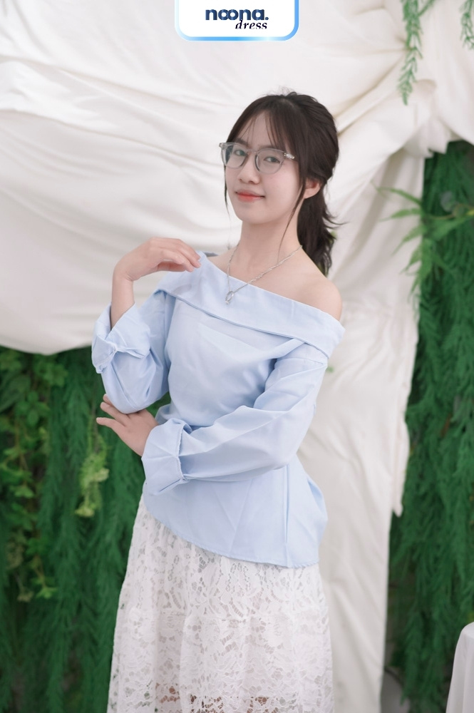 Set nữ trễ vai mix chân váy ren