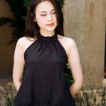 Đầm voan suông màu đen cổ yếm ảnh 2