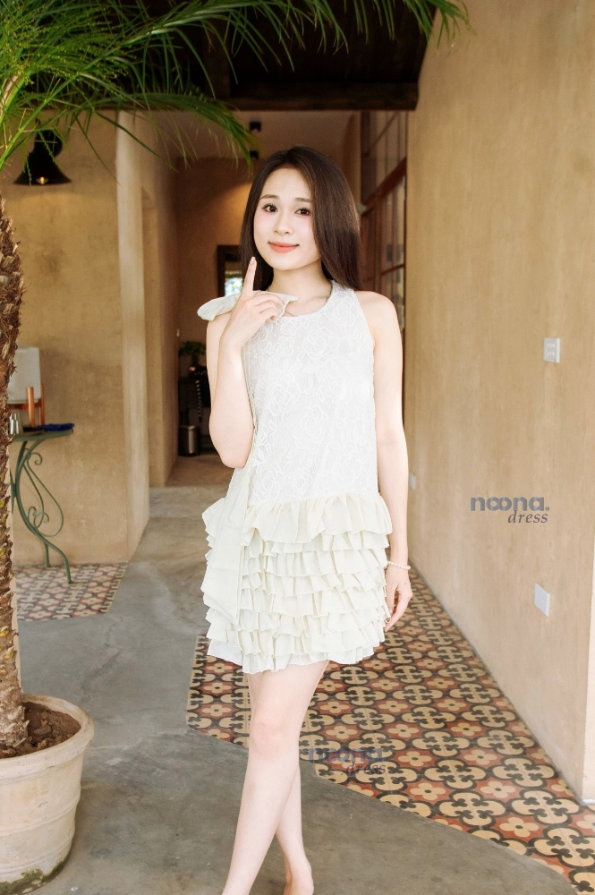 Set Ren Trắng Nơ Lệch Vai & Chân Váy Bèo Tầng ảnh 2